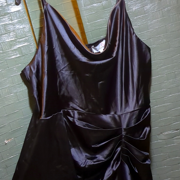 Kim Curvy Slip Dress - Picture 2 of 7